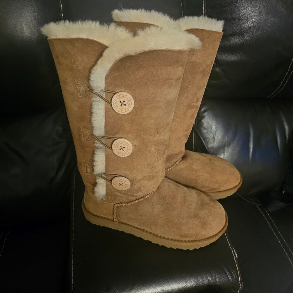 UGGS